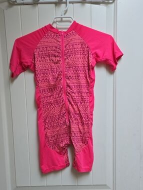 Rip Curl Kids Size 5 Pink Geometric Girls' Short Sleeve Sunsuit Swim UF Protect